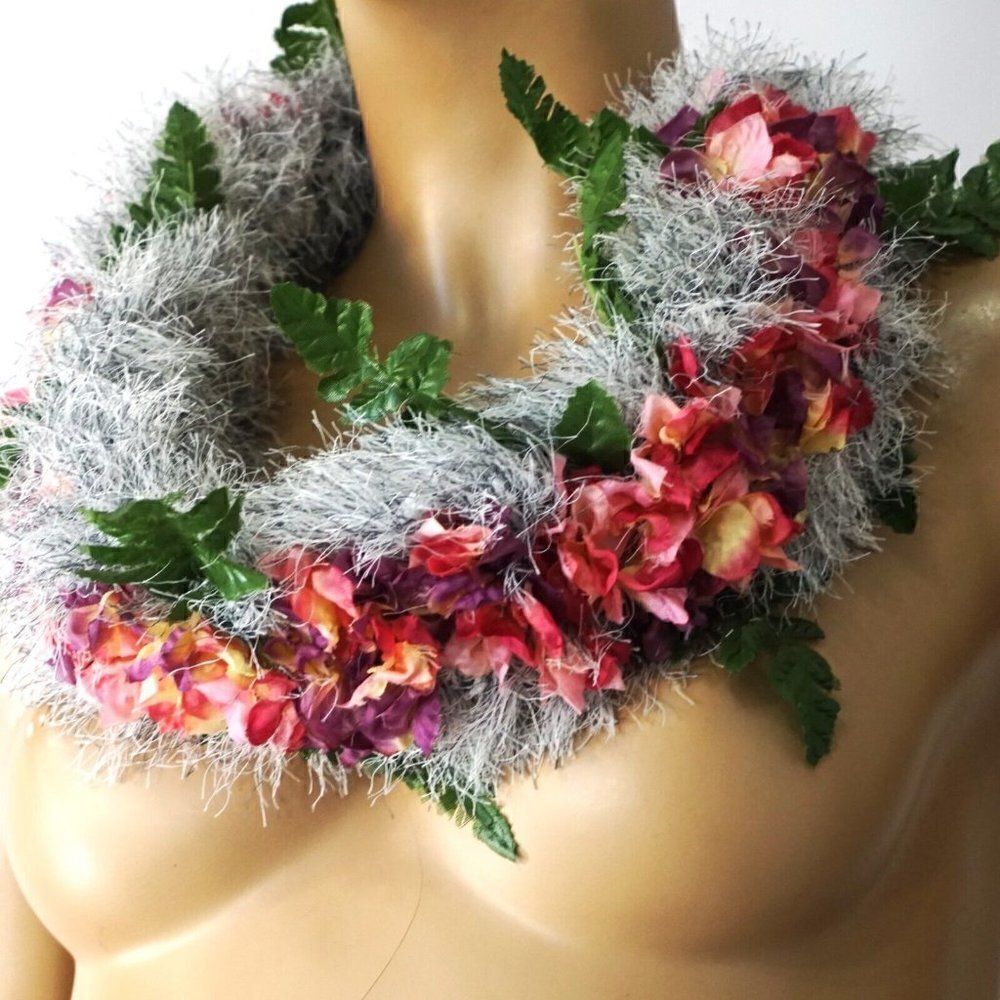 Hinahina Garden Hawaiian Koa Lei Floral Eyelash Yarn Ribbon w Faux Kukui Nut